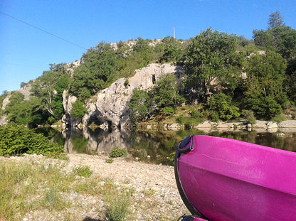Paysage de rivière en sud Ardèche
