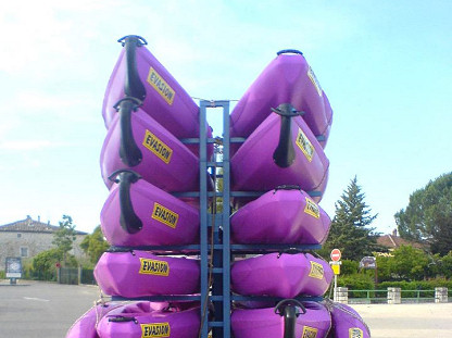 Trailer with pink canoes